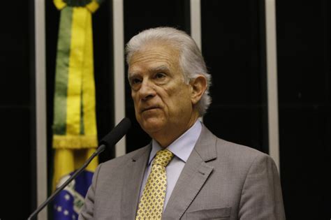 Enquanto Projeto Dos Supersal Rios Est Parado No Senado Farra