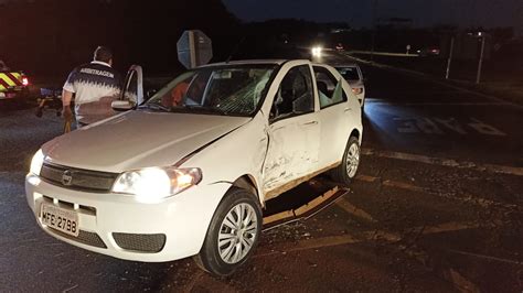 Duas pessoas ficam feridas em acidente entre carreta e carro no trevão