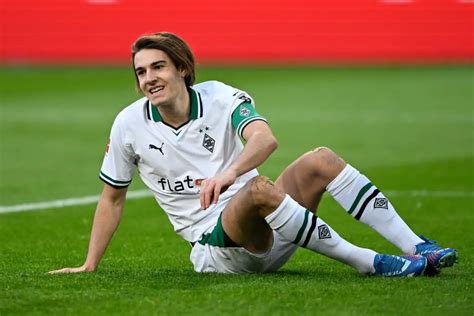 Florian Neuhaus on the verge of leaving Borussia Mönchengladbach in the