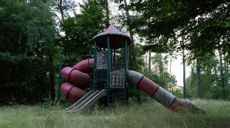 23 Creepy Pictures of Abandoned Playgrounds