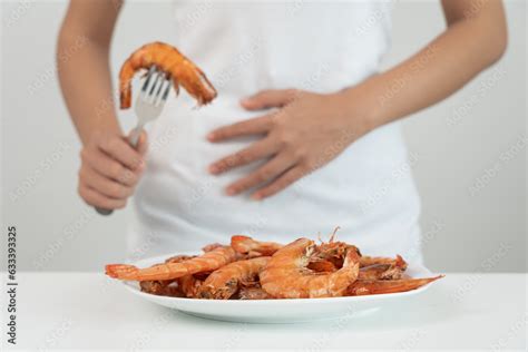 Food Allergies Women Have Reactions Itching And Redness After Eating Shrimp Seafood Allergy