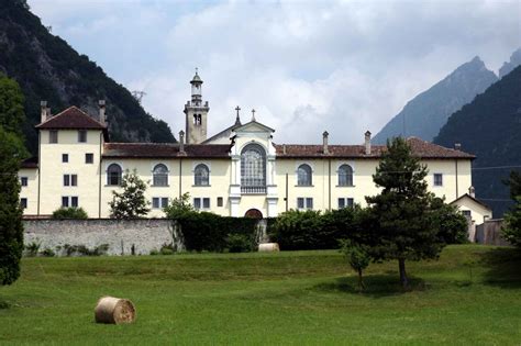 Sospirolo passeggiata tra spiritualità e natura a Lago di Vedana