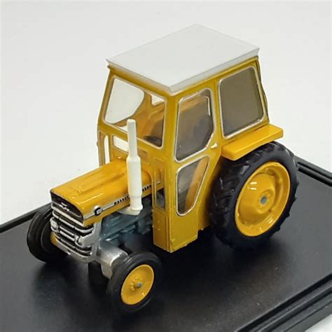 Oxford Diecast 76mf002 Massey Ferguson 135 Yellow B2 Woodpecker Model Railways