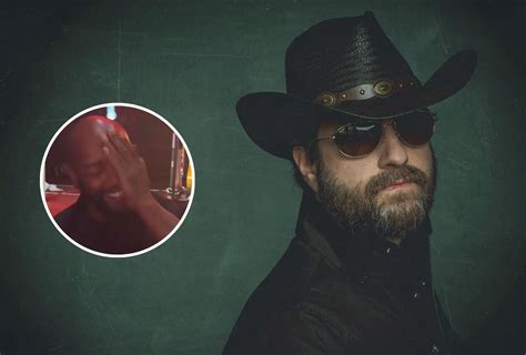 Security Guard Working Wheeler Walker Jr Concert Hilariously Reacts To