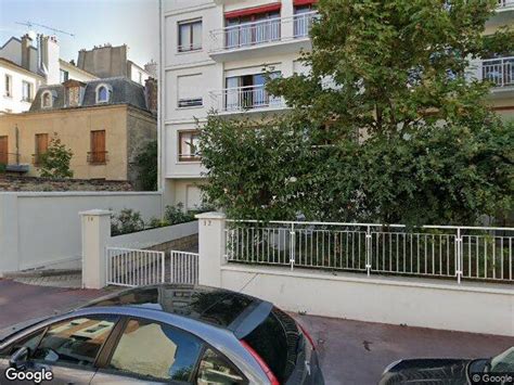 Vente aux enchères appartement avec deux caves et un box à Saint