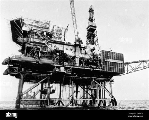 Accidents And Disasters Explosionfire Piper Alpha Oil Rig Disaster