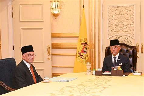 Agong Berkenan Menerima Menghadap Anwar