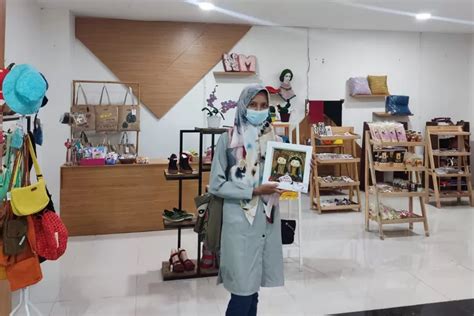 Sulap Kain Flanel Jadi Boneka Pelaku UMKM Madiun Ini Raup Omzet Jutaan