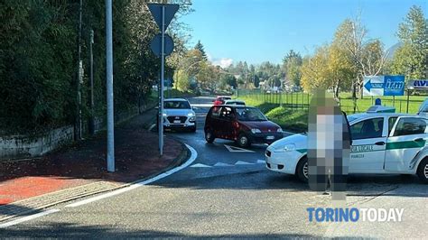 Pianezza Via Torino Incidente Stradale Uomo Ferito In Ospedale