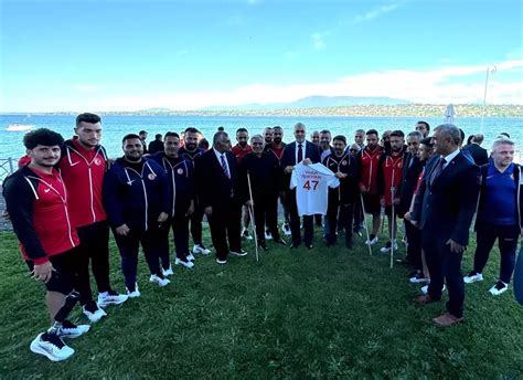 Bakan Işıkhan Türkiye Ampute Milli Futbol Takımına başarılar diledi