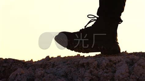 登山脚步合集攀登脚步跋涉步伐逆光前行脚步1920x1080高清视频素材下载编号9876130实拍视频光厂vj师网