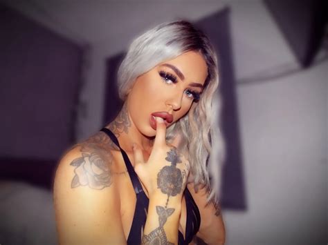 Don T You Wish You Could Just Grab My Neck And Fuck My Big Juicy Lips Scrolller