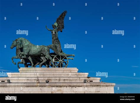 Monumento Roma Quadriga Hi Res Stock Photography And Images Alamy