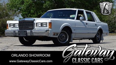 White 1989 Lincoln Town Car 50 V8 3 Speed Automatic Available Now