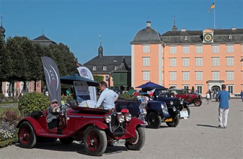 Classic Gala hält Oldtimer Schätze im Schlossgarten bereit