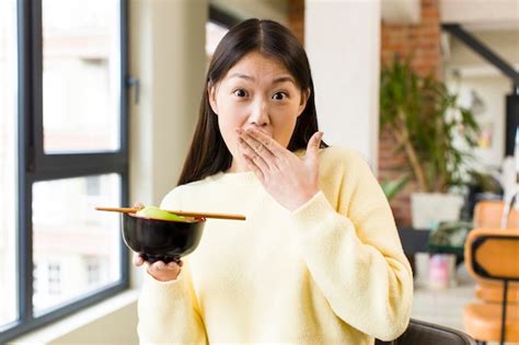 Premium Photo Asian Pretty Woman Eating A Ramen Noodles Bowl