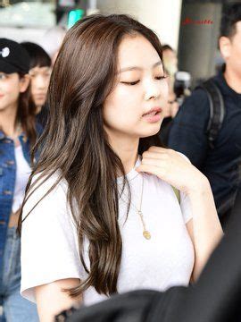 Pin On Blackpink Jennie Kim Jennie Beauty Long Hair