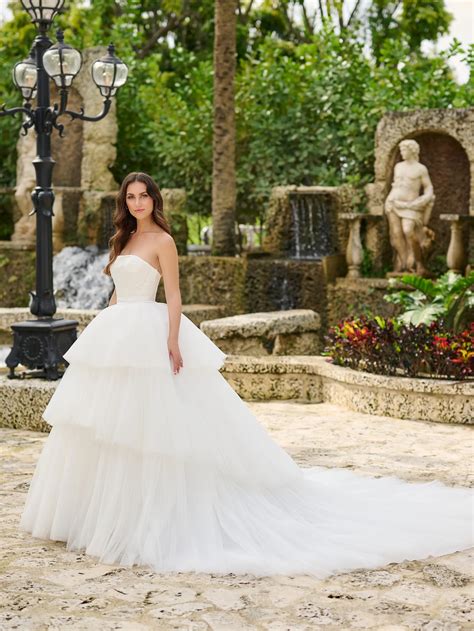 Christina Wu Brides | Eva's Bridals International