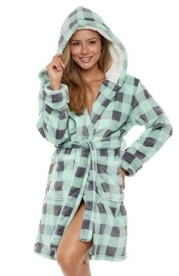 Women's Classic Plush Hooded Robe, Short Fleece Plaid Bathrobe With ...