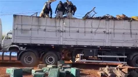 Caminhão é apreendido quase 600 kg de droga na BR 364 em Jataí