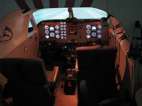 Flugsimulator FNPT II EN EAA European Aviation Academy