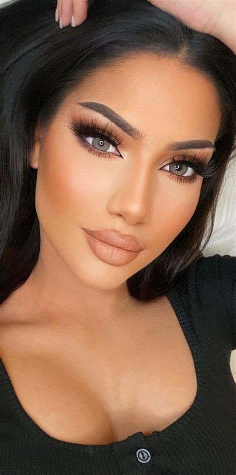 Stunning Makeup Looks Smokey Eyeshadow Look Nude Lips