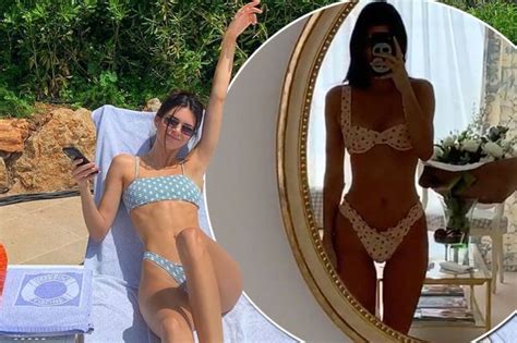 Kendall Jenner Strips Completely Naked For Selfie In The Bath Mirror