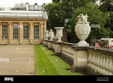 Buckingham Palace & Garden Stock Photo - Alamy