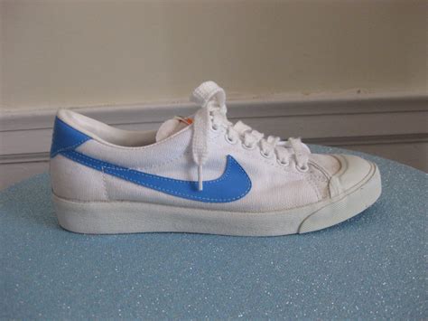 Vintage NIKE canvas TENNIS shoes UNISEX 8.5 womens or 6.5 mens