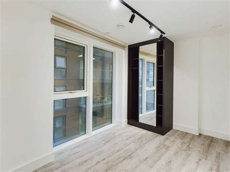 Park Royal - 2 Bedrooms Flat - RentLondonFlat