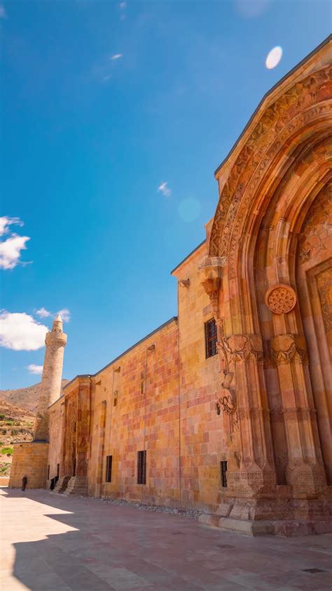 Divrigi Ulu Camii Aka Great Mosque Of Divrigi Time Lapse Vertical