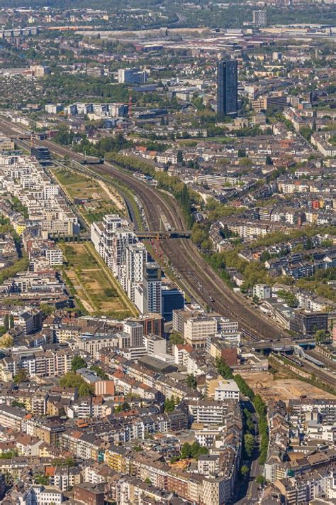 Luftaufnahme Düsseldorf Neubau Hochhaus Baustelle der Hotelanlage