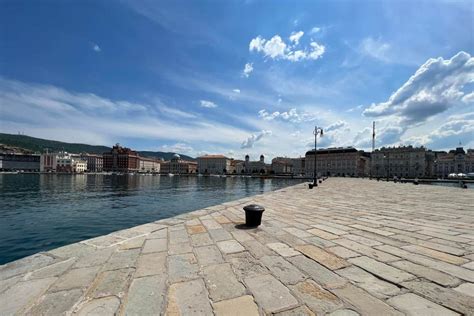 Le Previsioni Meteo Per Oggi Cielo Poco Nuvoloso E Bora Sostenuta