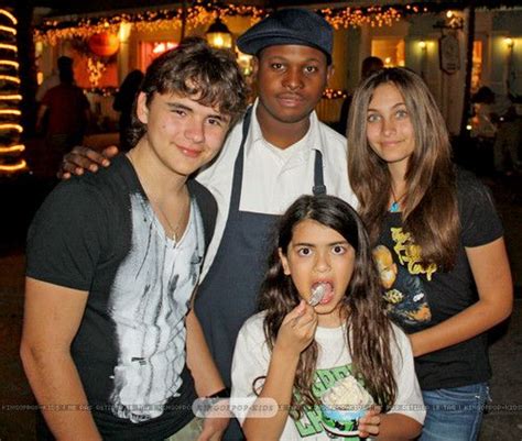 Blanket Jackson 2011