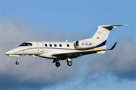 Liebherr Embraer EMB 505 Phenom 300 D CLAV 8 10 2023 Ilmailuvalokuvat