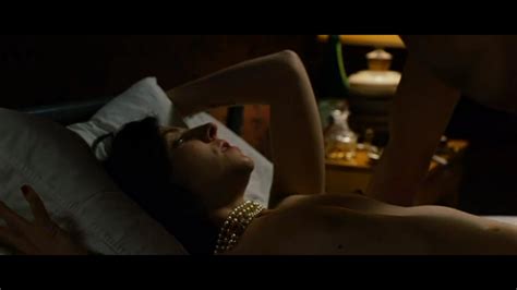 Naked Katharina Schüttler in Simon och ekarna