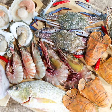 romantic seafood dinner   beach  fire show  chaweng beach