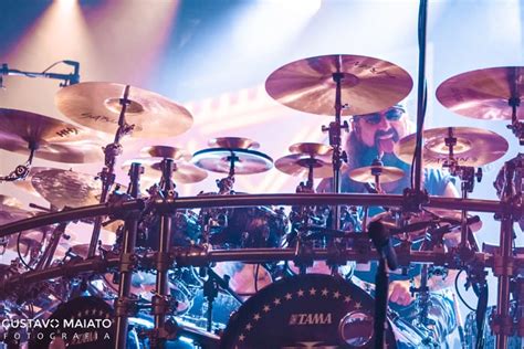 Aos gritos de O Portnoy Voltou Dream Theater faz próprio Veni