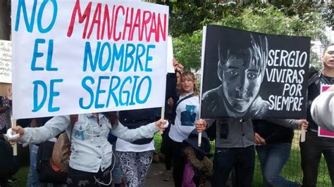 Le suicide dun lycéen gay rouvre le débat sur lhomophobie Les Observateurs France 24