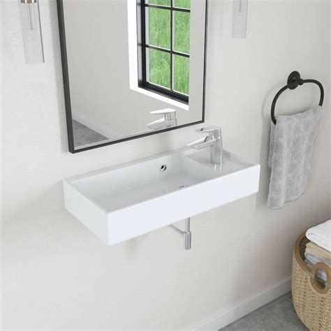 Choosing the Right Faucet for a Small Bathroom Sink: Expert Tips