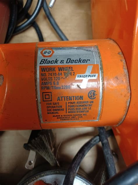 BLACK AND DECKER WORK WHEEL AND 4" ANGLE GRINDER
