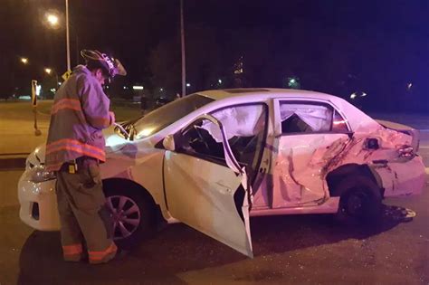 3 Vehicle Crash On Circle Drive Sends 5 People To Hospital 650 Ckom