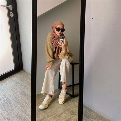 10 Gaya Mirror Selfie Ala Influencer Hijab