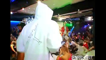 Delicias explícitas de follar en grupo XVIDEOS