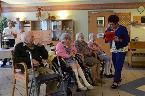 Georgette la doyenne de l EHPAD a fêté ses 108 ans La Chapelle