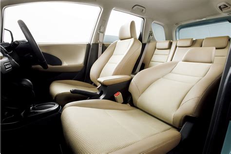 Honda-Fit-Shuttle-1106026 - sembang-auto.com