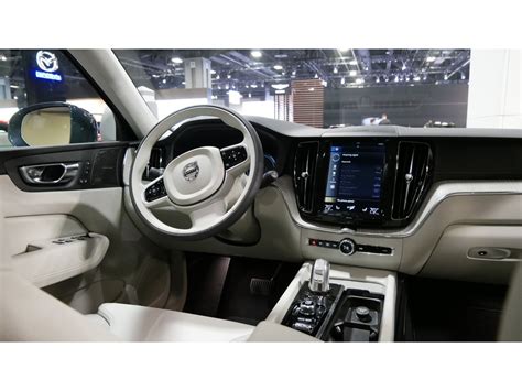 2020 Volvo XC60: 166 Interior Photos | U.S. News