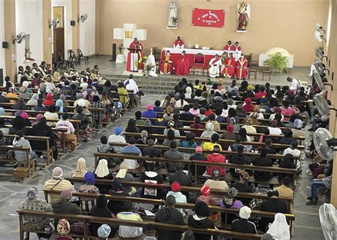 Mozambique Celebraci N De La Vigilia De Pentecost S En La Parroquia