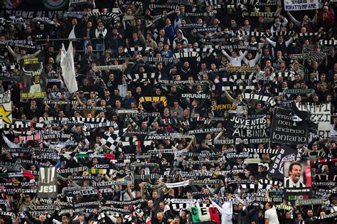 Cagliari Juve Mila Tifosi Bianconeri Invadono Trieste