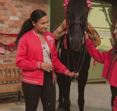 Zoe & Raven | Free rein tv show, Iconic characters, Cute horse pictures